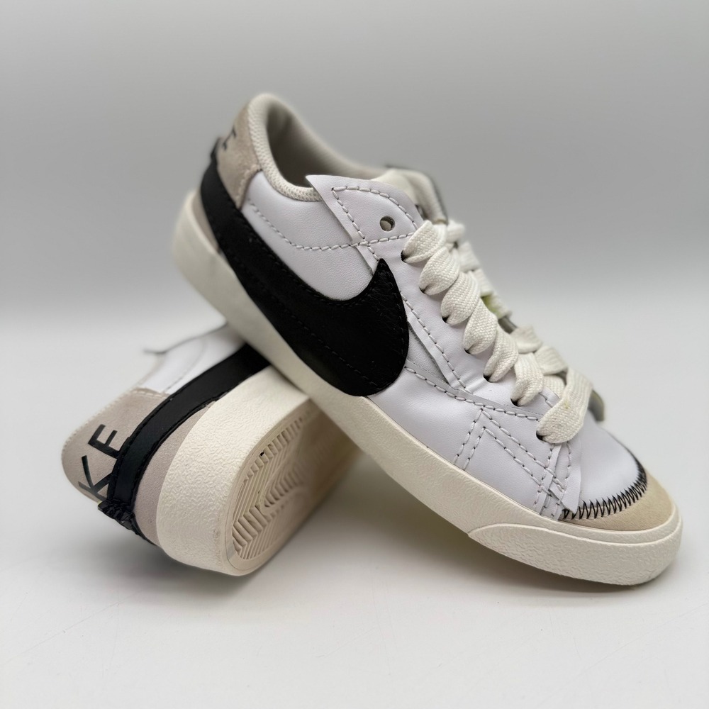 Nike Womens 8.5 Blazer Low 77 Jumbo White Black Sail DQ1470-101 Sneakers